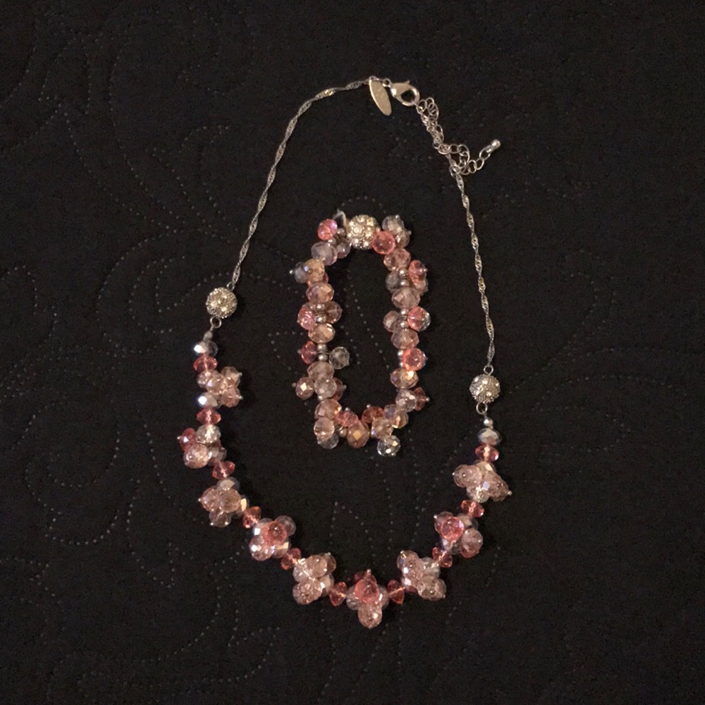 Necklace and bracelet set